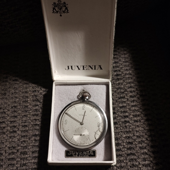 Juvenia Swiss Pocket Watch - Picture 2 of 3
